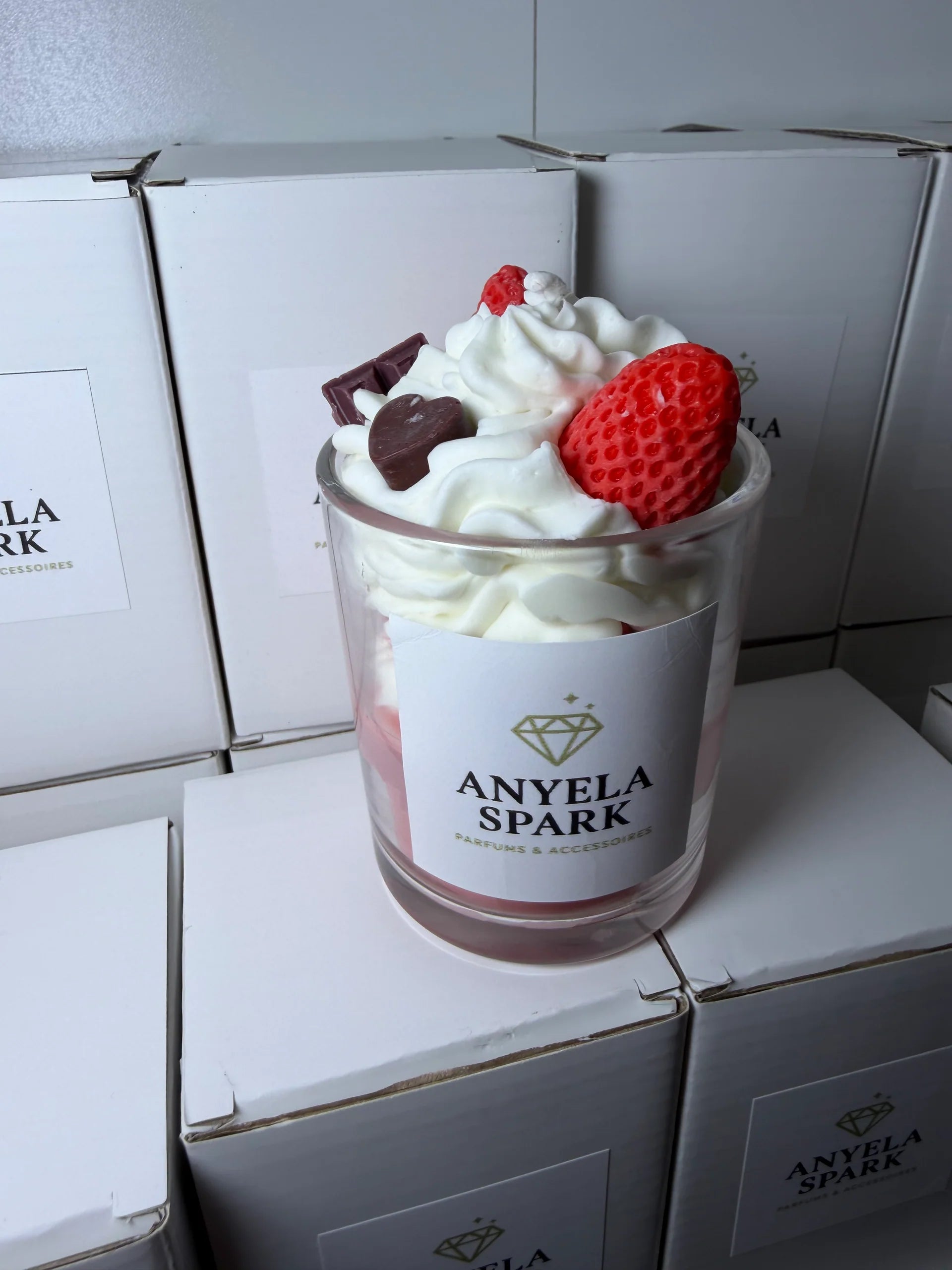Bougie Gourmande Fraise & Chantilly – Fait main | Parfum sucré